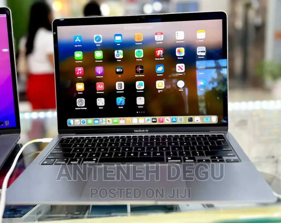 New Laptop Apple MacBook Air 2020 M1 8GB Apple M1 SSD 512GB