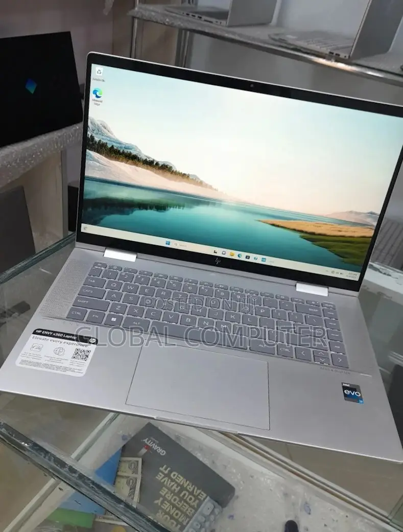 New Laptop HP Envy 17t 16GB Intel Core i7 SSD 512GB