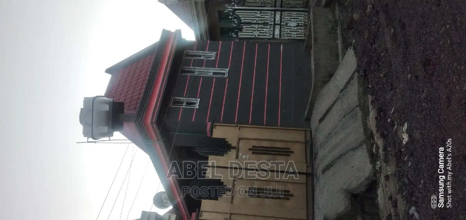 3bdrm Villa in 40 Meter, Adama for sale