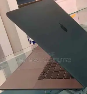 Photo - New Laptop Apple MacBook Pro 2018 16GB Intel Core I7 HDD+SSD 512GB