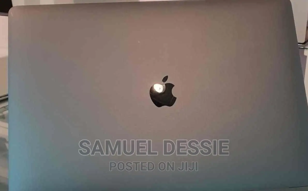 New Laptop Apple MacBook Pro 2018 16GB Intel Core I7 SSD 512GB