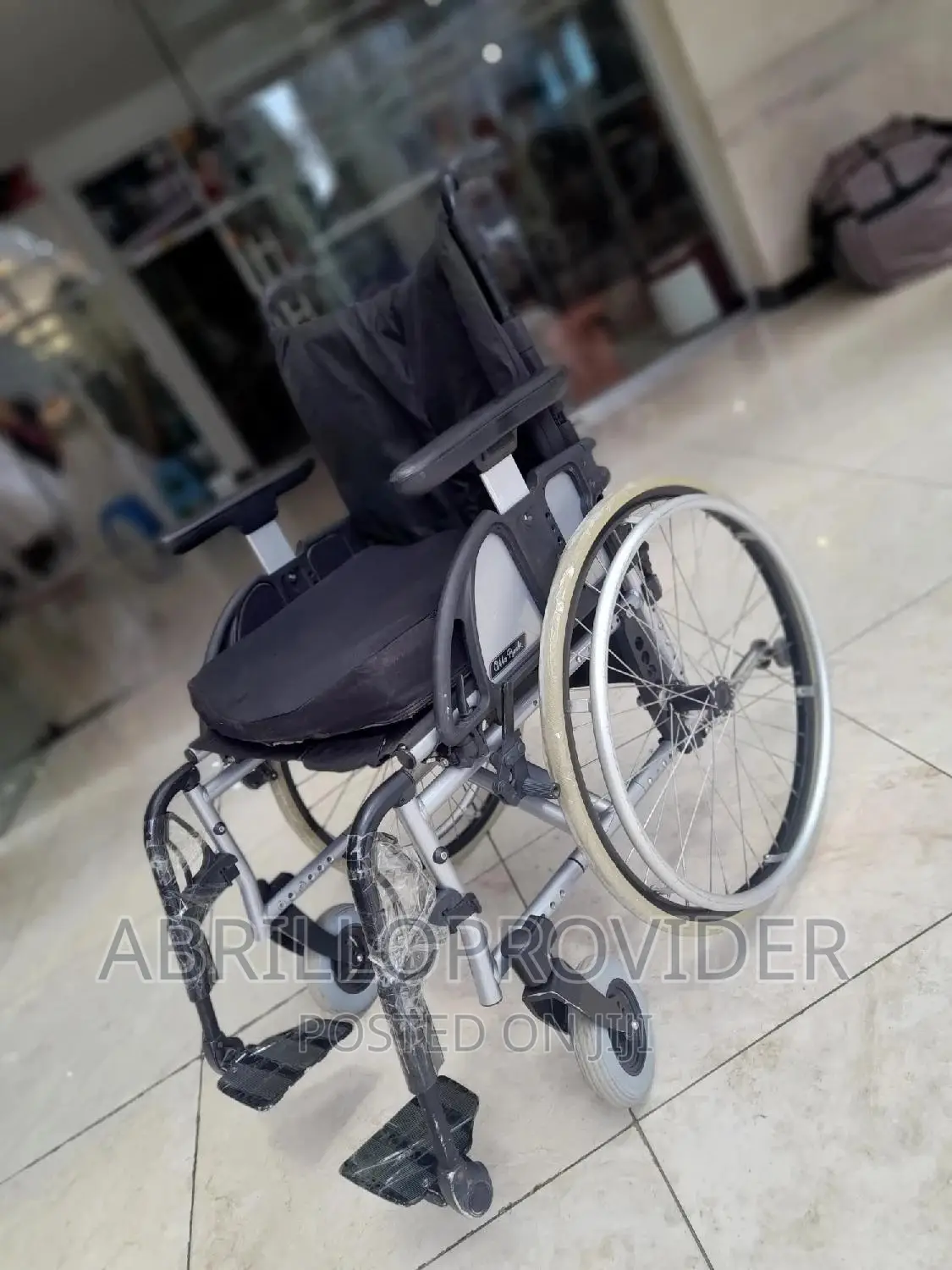 New Europe Standard Wheelchair/High Width Wheelchair
