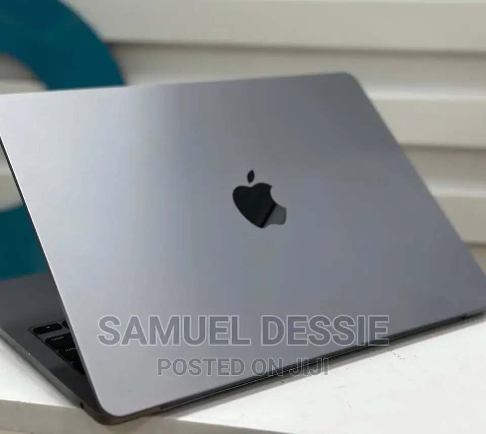 New Laptop Apple MacBook Air 2022 M2 16GB Apple M2 SSD 1T