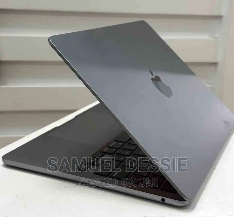 New Laptop Apple MacBook Air 2022 M2 16GB Apple M2 SSD 1T