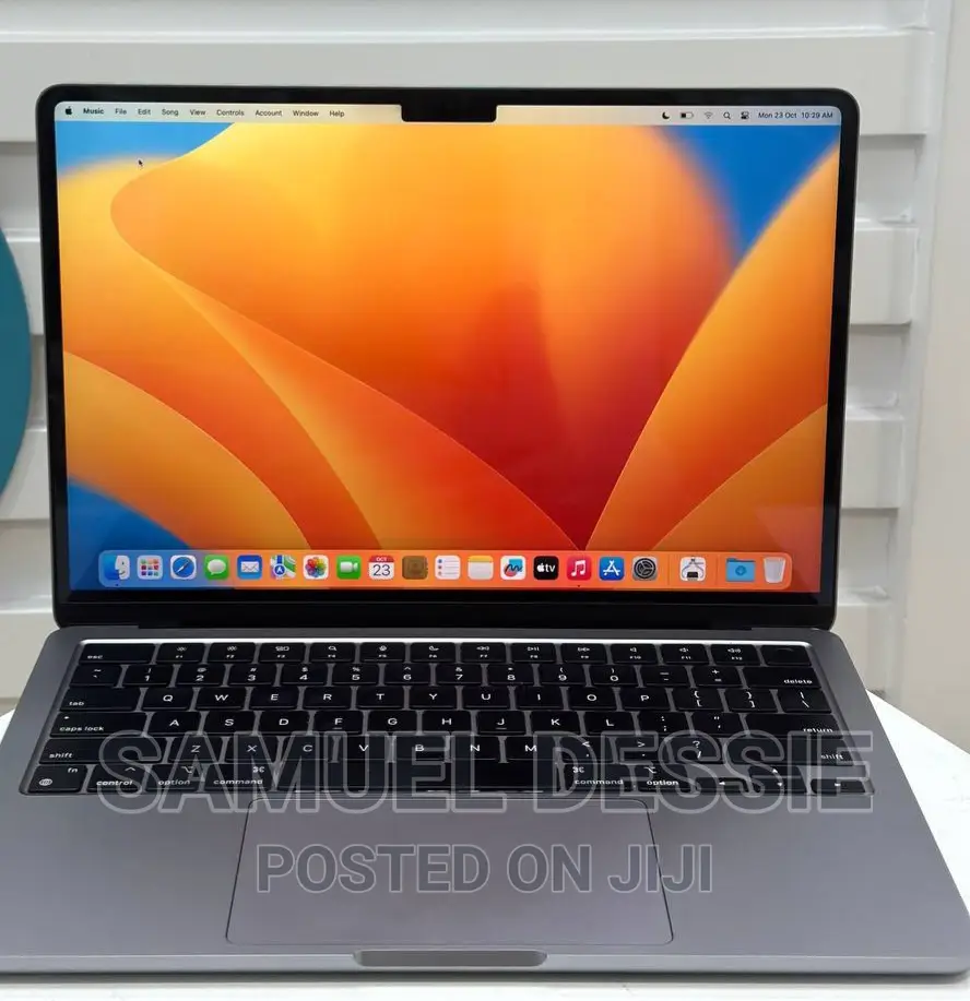 New Laptop Apple MacBook Air 2022 M2 16GB Apple M2 SSD 1T