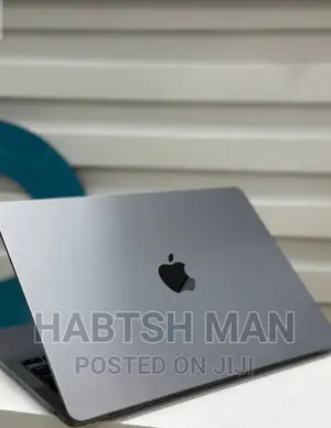 Photo - New Laptop Apple MacBook Air 2022 M2 16GB Apple M2 SSD 1T