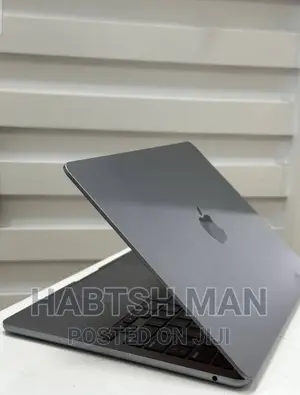 New Laptop Apple MacBook Air 2022 M2 16GB Apple M2 SSD 1T