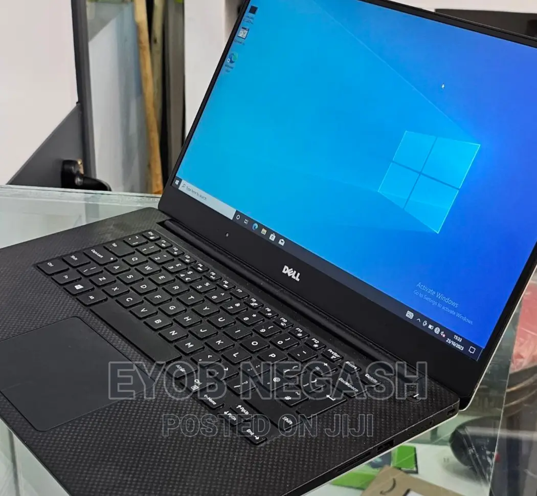 New Laptop Dell Precision 15 3520 16GB Intel Core I7 SSD 512GB
