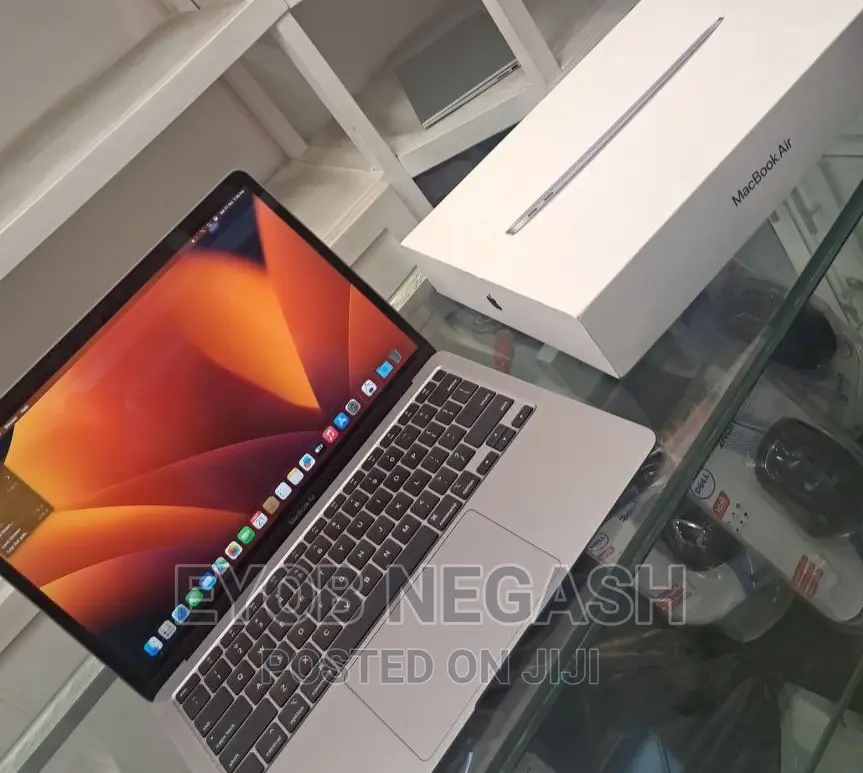 New Laptop Apple MacBook Air 2020 M1 8GB Apple M1 SSD 256GB
