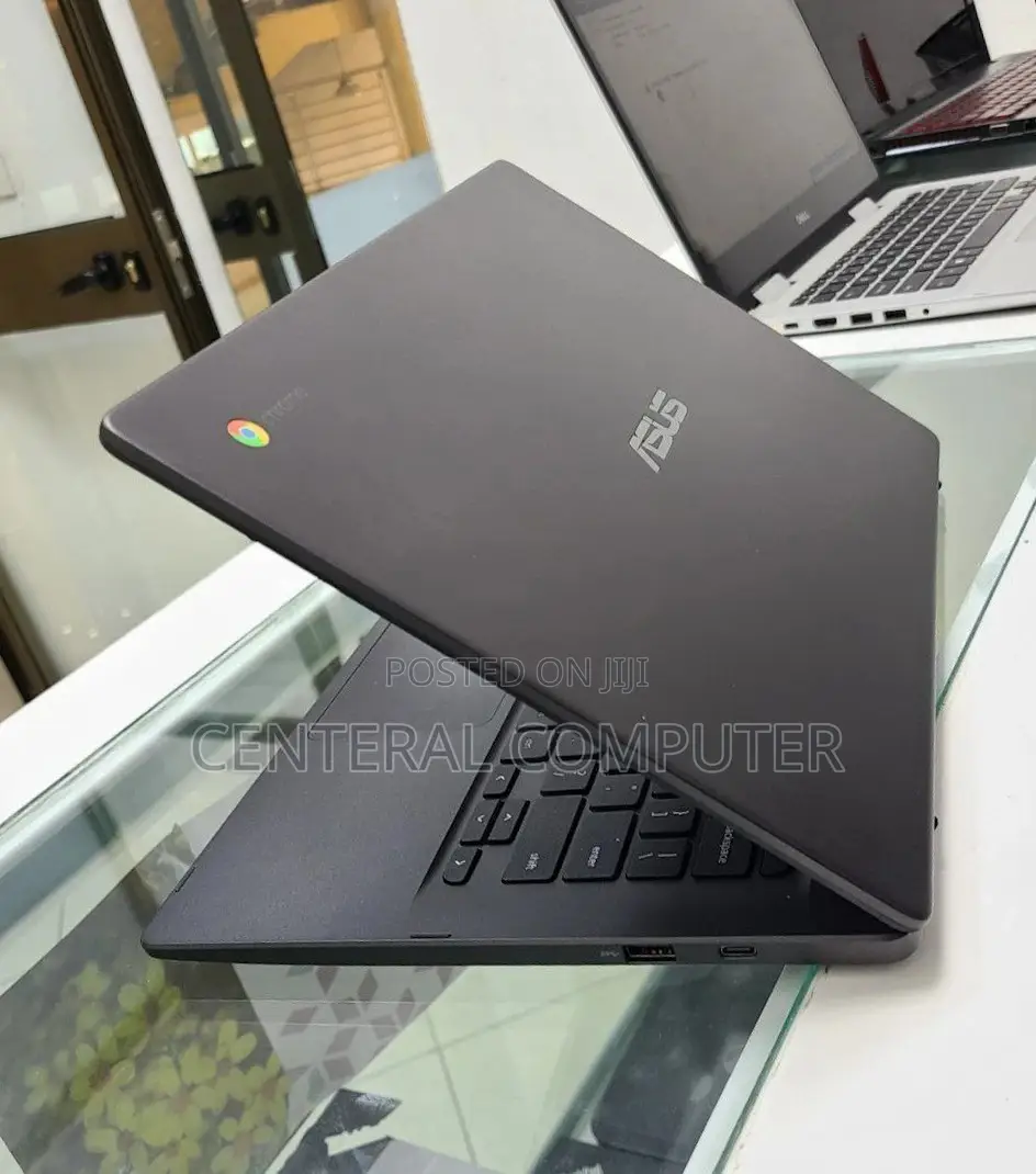 New Laptop Asus A42DE 4GB Intel Core 2 Quad HDD 72GB