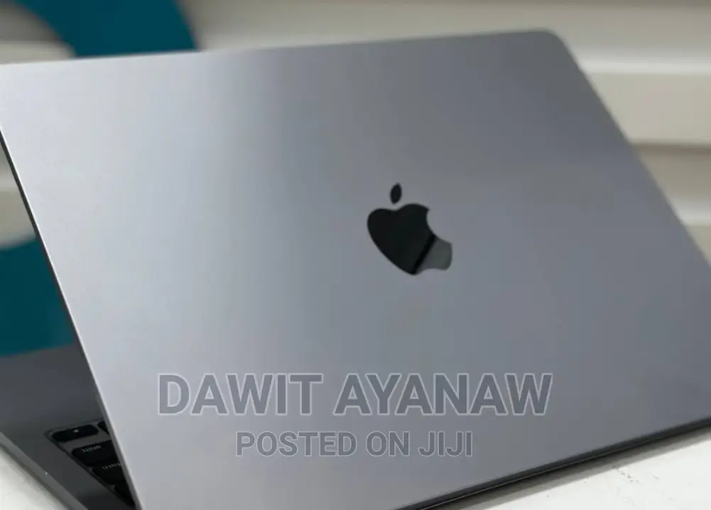 New Laptop Apple MacBook Air 2022 M2 16GB Apple M2 SSD 1T