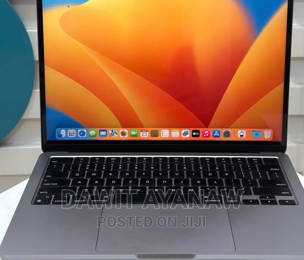 New Laptop Apple MacBook Air 2022 M2 16GB Apple M2 SSD 1T