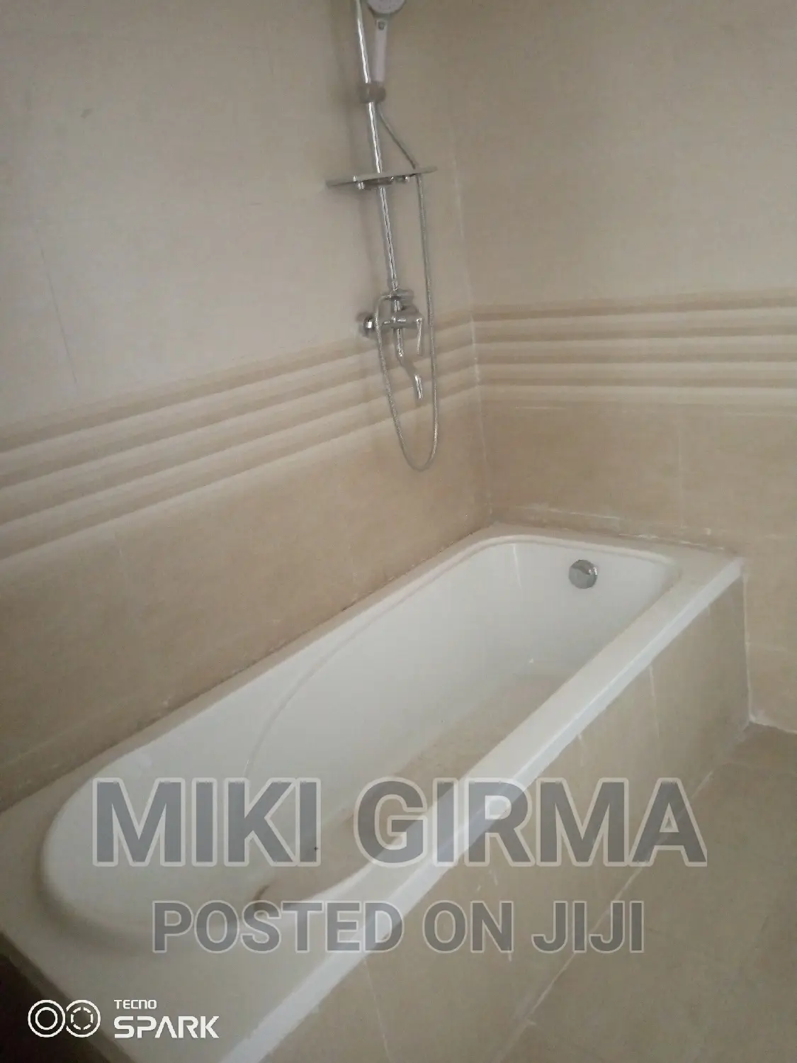 3bdrm Apartment in ፊጋ ኖህ ሪልስቴት, Bole for sale