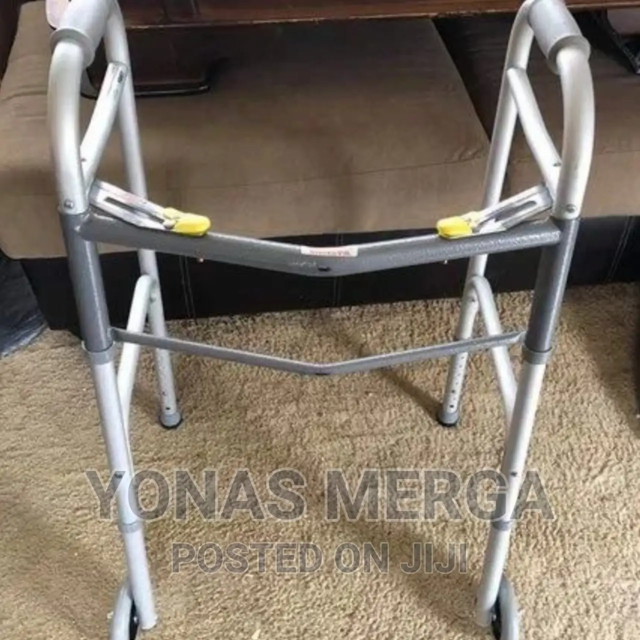 Polished Walker/100 To150 Kg Walker/Surgical Walker/Walker