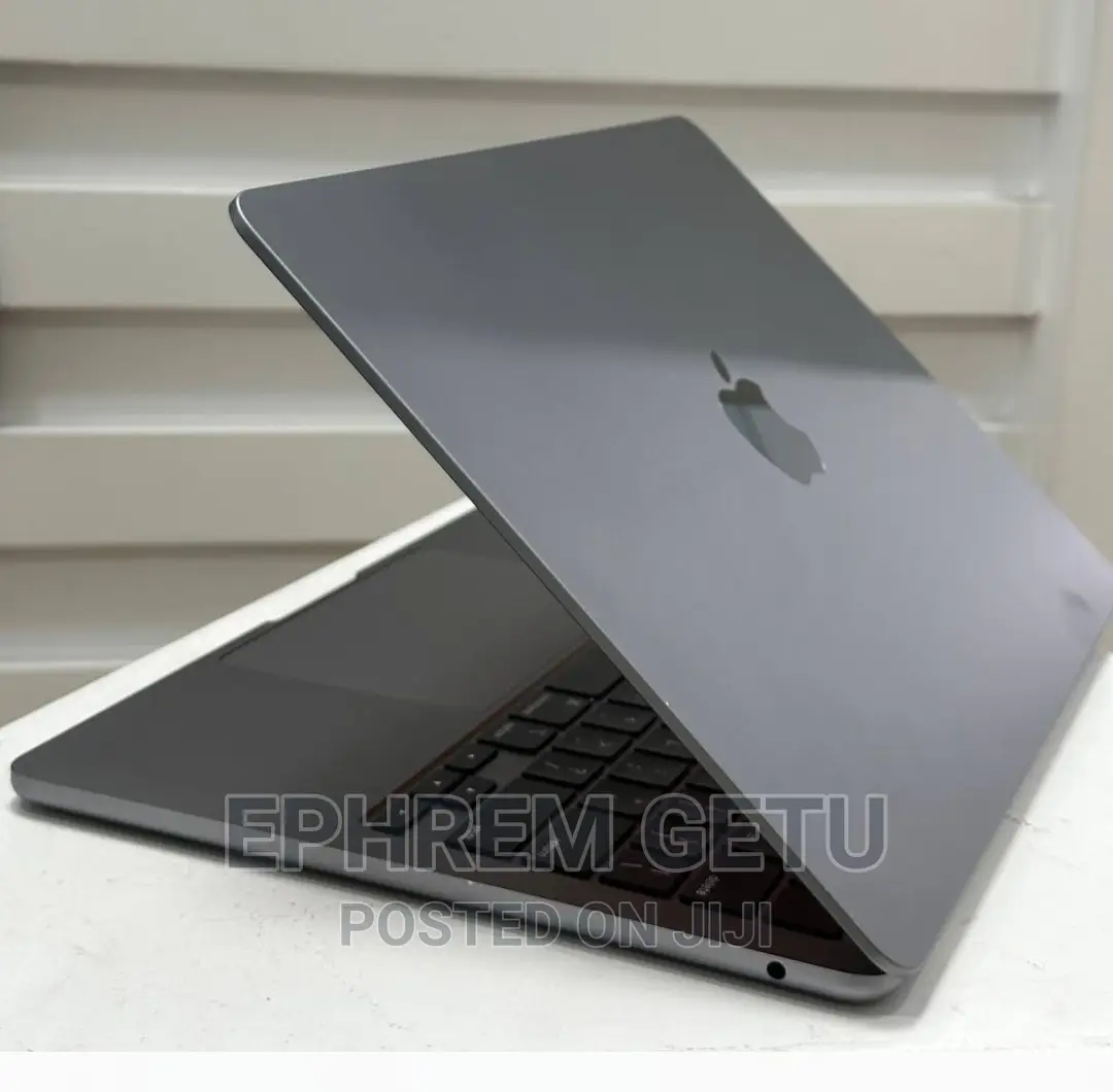 New Laptop Apple MacBook Air 2022 M2 16GB Apple M2 SSD 1T