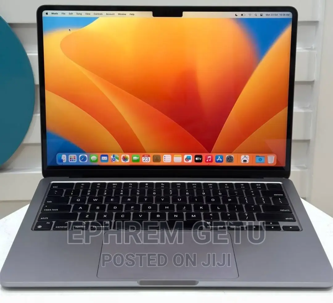 New Laptop Apple MacBook Air 2022 M2 16GB Apple M2 SSD 1T