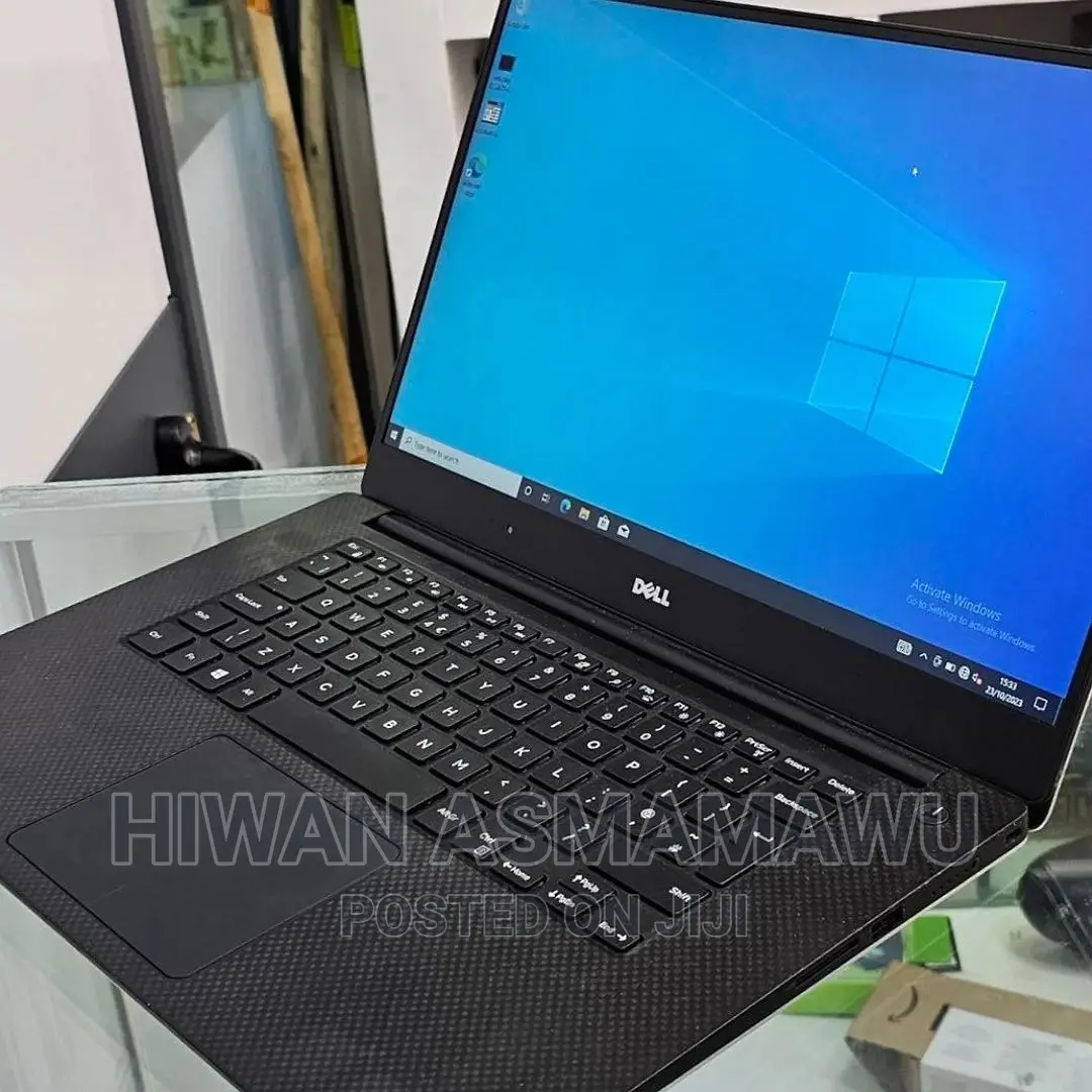 New Laptop Dell Precision 15 3520 16GB Intel Core I7 SSD 512GB