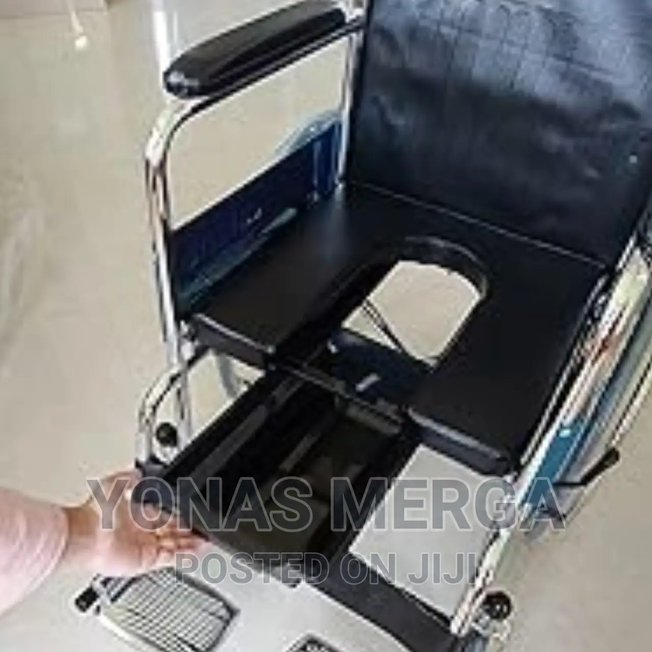 Strength Wheelchair/Mobiclinic Wheelchair/Safety Wheelchair