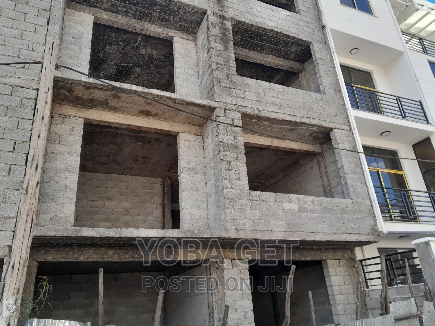 5bdrm House in G+3 ፊንሽንግ የቀረው ቤት, Akaky Kaliti for sale