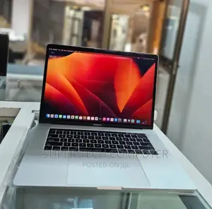 Photo - New Laptop Apple MacBook Pro 2017 16GB Intel Core I7 SSD 512GB