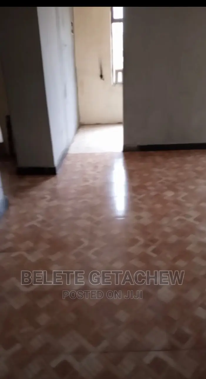 2bdrm Condo in ቦሌ አራብሳ ኮንዶሚኒየም, Bole for sale