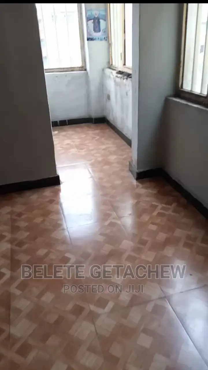 2bdrm Condo in ቦሌ አራብሳ ኮንዶሚኒየም, Bole for sale
