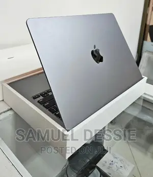 New Laptop Apple MacBook Pro 2017 16GB Intel Core I7 SSD 512GB