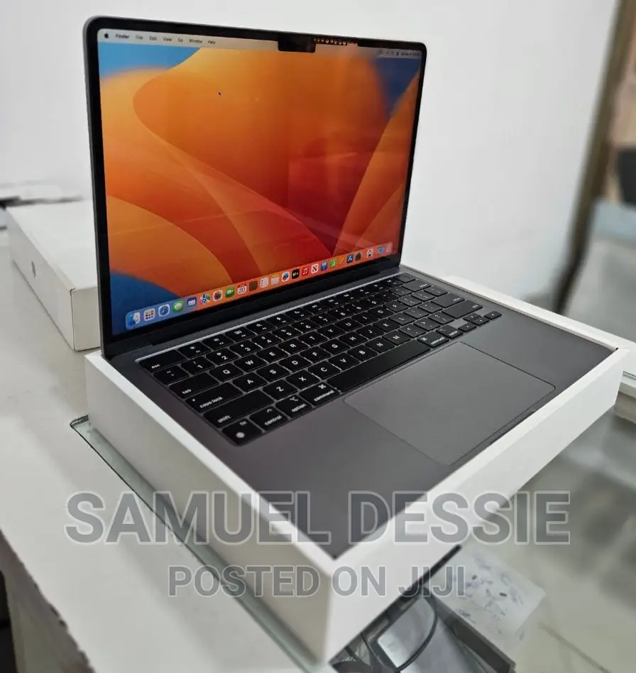 New Laptop Apple MacBook Pro 2017 16GB Intel Core I7 SSD 512GB