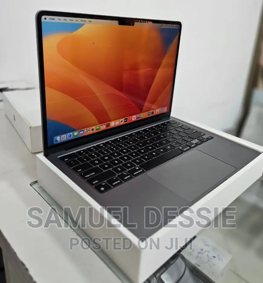 New Laptop Apple MacBook Pro 2017 16GB Intel Core I7 SSD 512GB