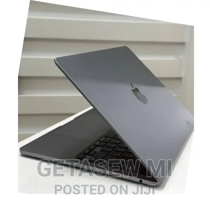 New Laptop Apple MacBook Air 2022 M2 16GB Apple M2 SSD 1T