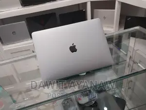 Photo - New Laptop Apple MacBook Pro M1 8GB Apple M1 Pro SSD 256GB