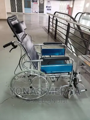 Photo - Toilet Wheelchair/Castor/Wheelchair/Neck Cushion Wheelchair/
