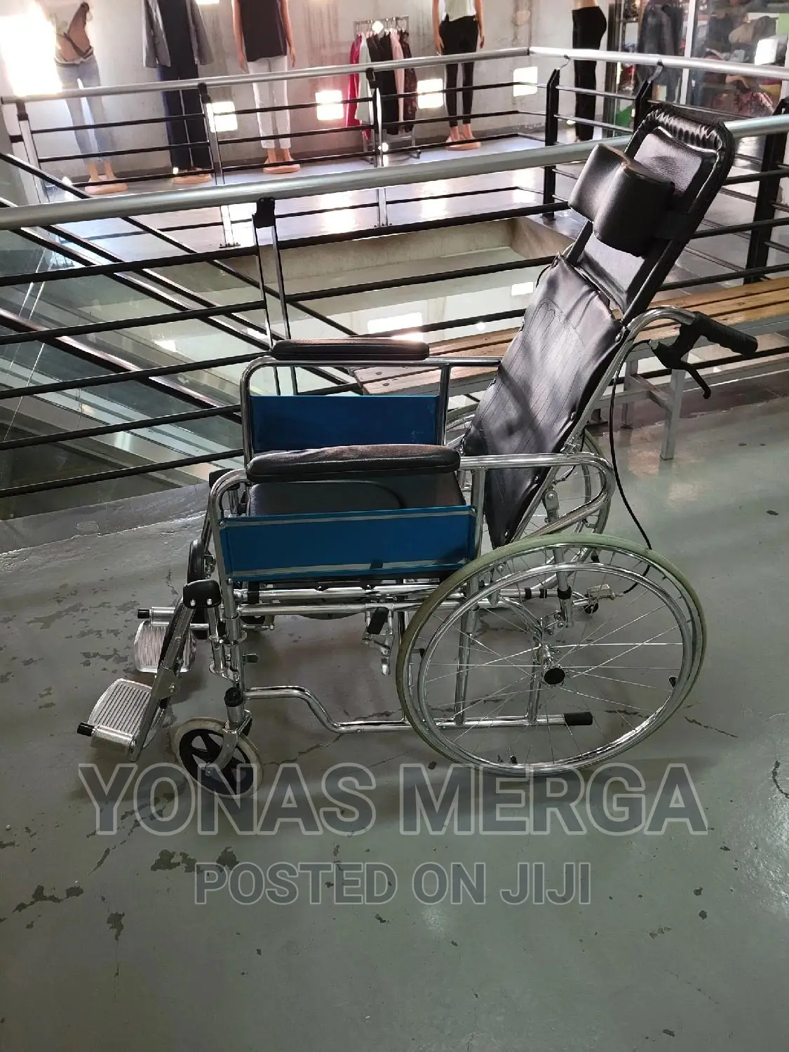 Toilet Wheelchair/Castor/Wheelchair/Neck Cushion Wheelchair/