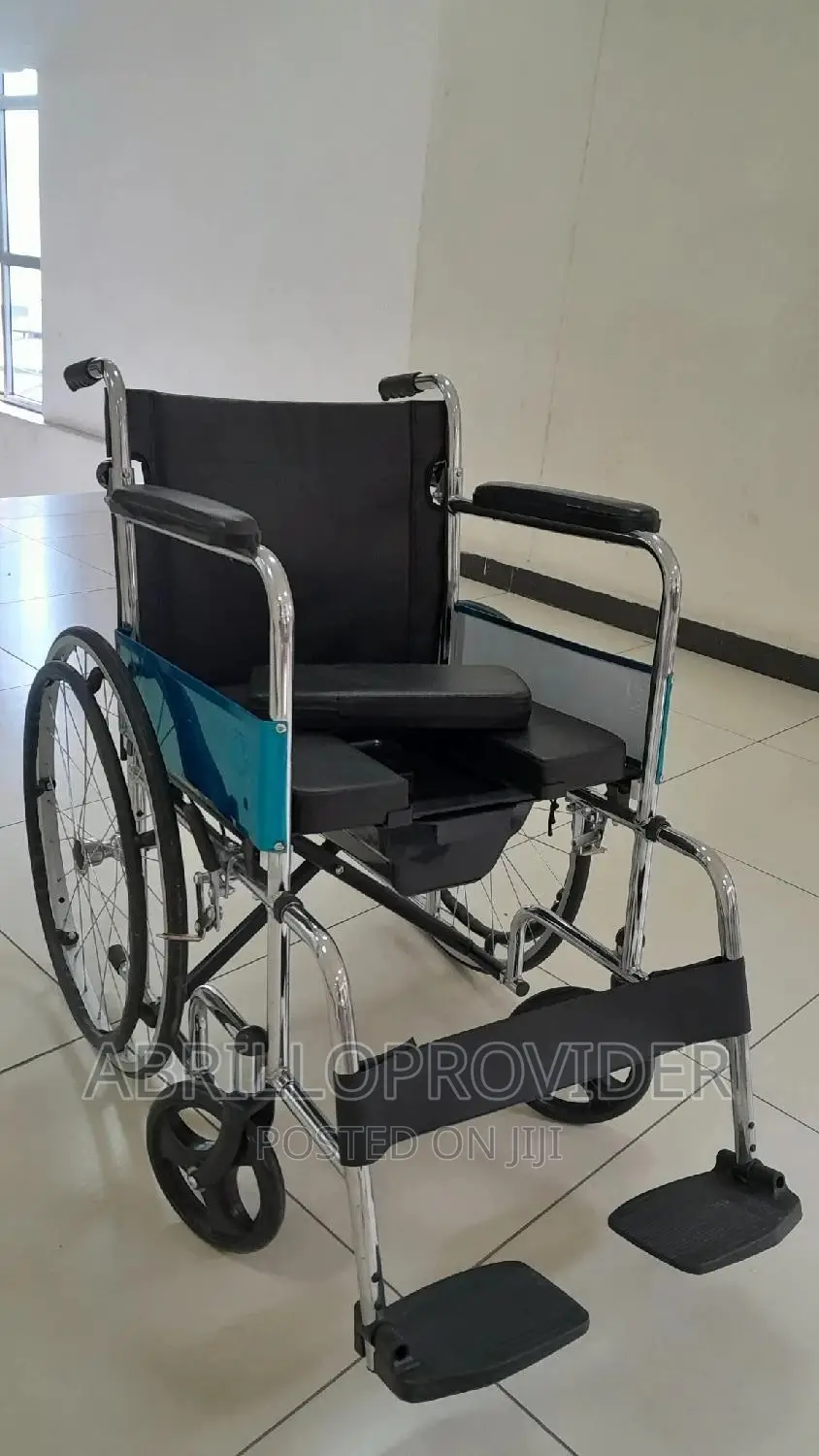Slightly Used Wheelchair/Commode Wheelchair/Potty Wheelchair