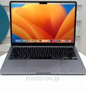 Photo - New Laptop Apple MacBook Air 2022 M2 16GB Intel SSD 1T