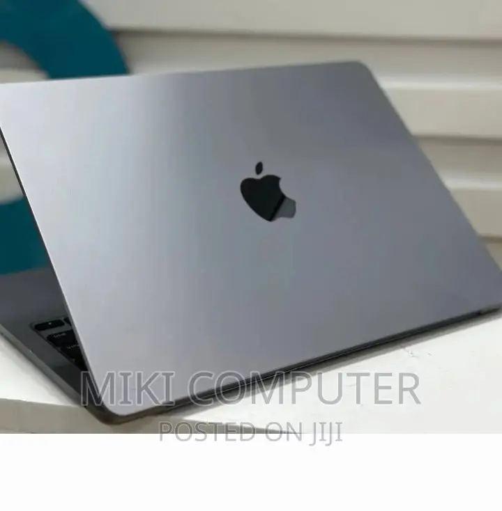 New Laptop Apple MacBook Air 2022 M2 16GB Intel SSD 1T