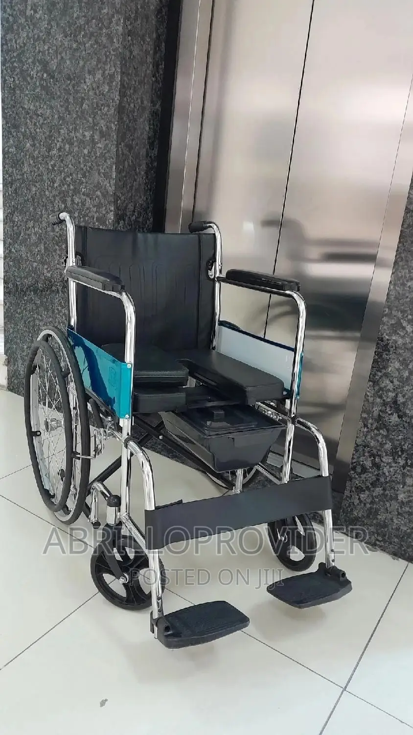 1week Used Wheelcahir/Foldable Wheelchair/Commode Wheelchair