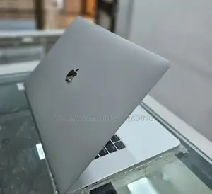 New Laptop Apple MacBook Pro 2017 16GB Intel Core I7 SSD 512GB