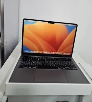 Photo - New Laptop Apple MacBook Air 2022 M2 8GB Apple M2 SSD 256GB