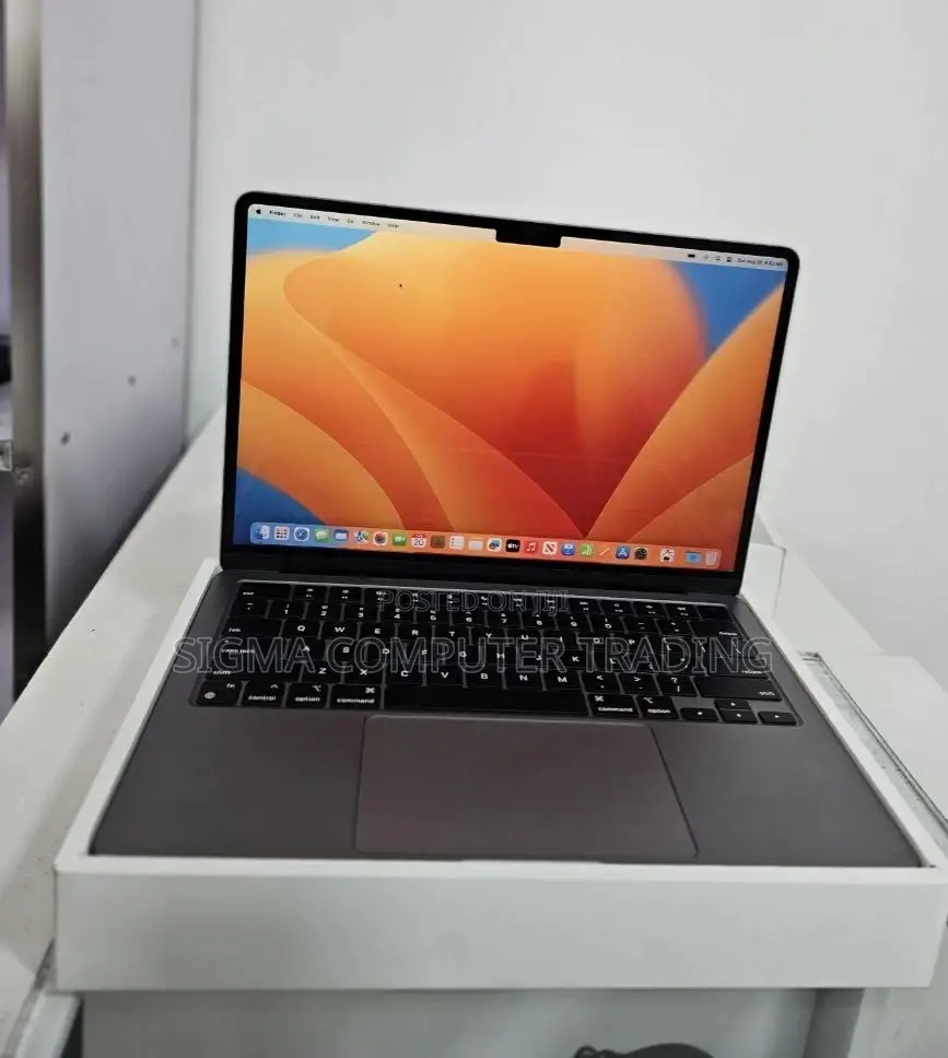 New Laptop Apple MacBook Air 2022 M2 8GB Apple M2 SSD 256GB