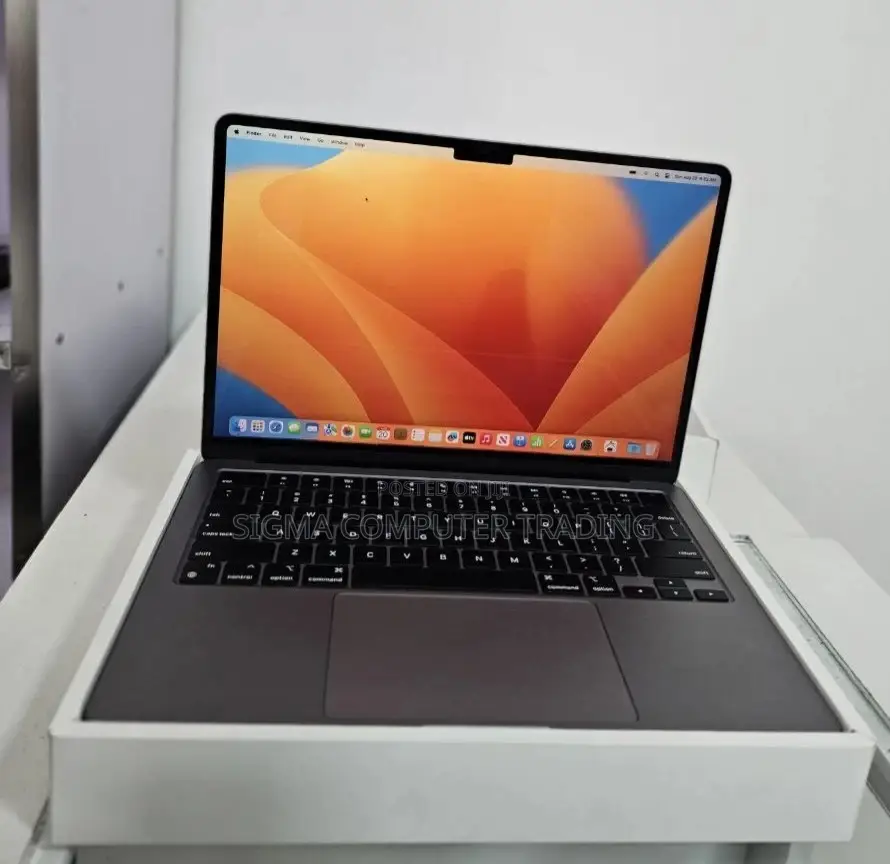 New Laptop Apple MacBook Air 2022 M2 8GB Apple M2 SSD 256GB