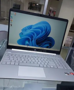 New Laptop HP 16GB AMD Ryzen 7 SSD 512GB