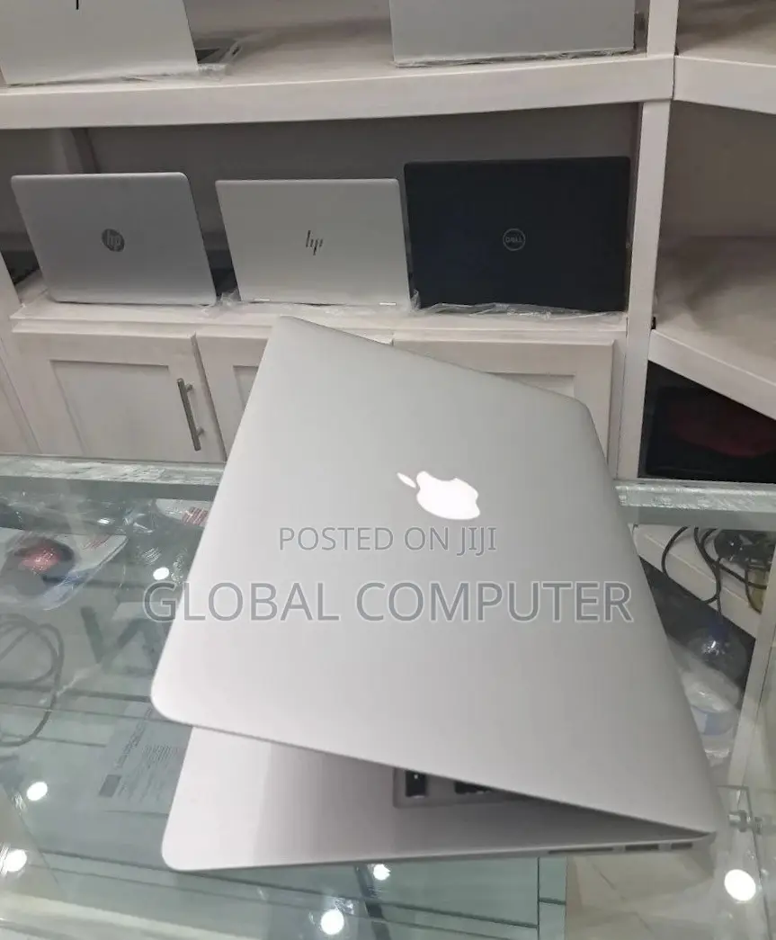 New Laptop Apple MacBook 8GB Intel Core I5 SSD 128GB