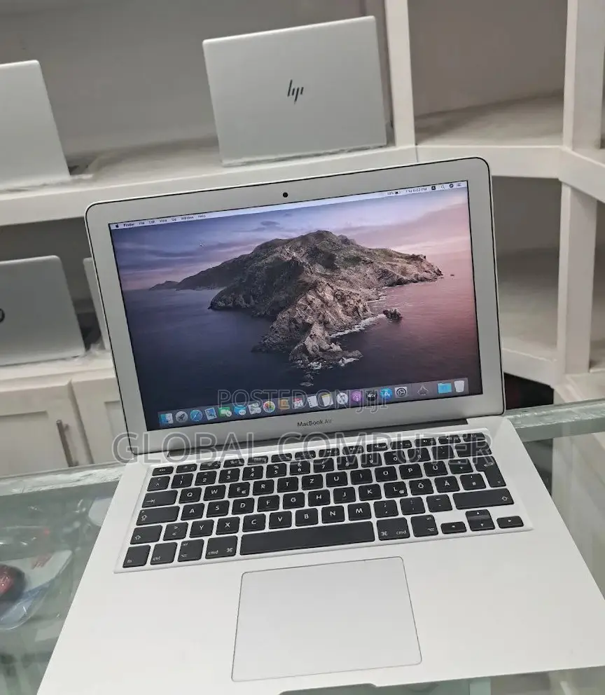 New Laptop Apple MacBook 8GB Intel Core I5 SSD 128GB
