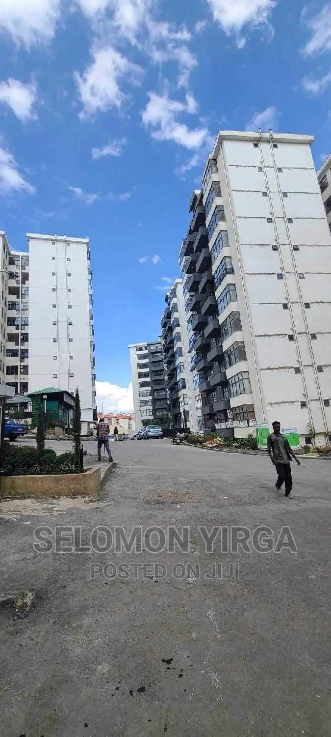 3bdrm Apartment in አድስ አበባ, Bole for sale