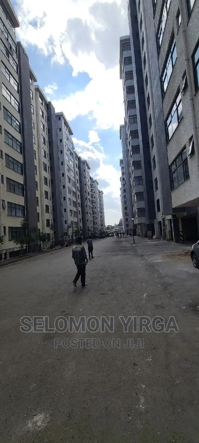 3bdrm Apartment in አድስ አበባ, Bole for sale