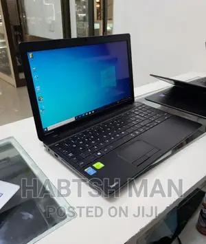 Photo - Laptop Toshiba Satellite C55 4GB Intel Core I5 HDD 500GB
