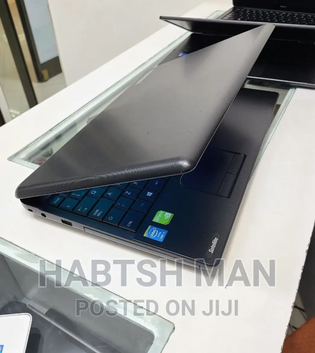 Laptop Toshiba Satellite C55 4GB Intel Core I5 HDD 500GB