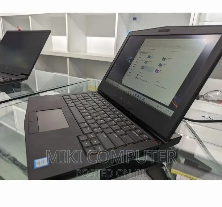New Laptop Alienware M17x R2 16GB Intel Core I5 HDD 1T