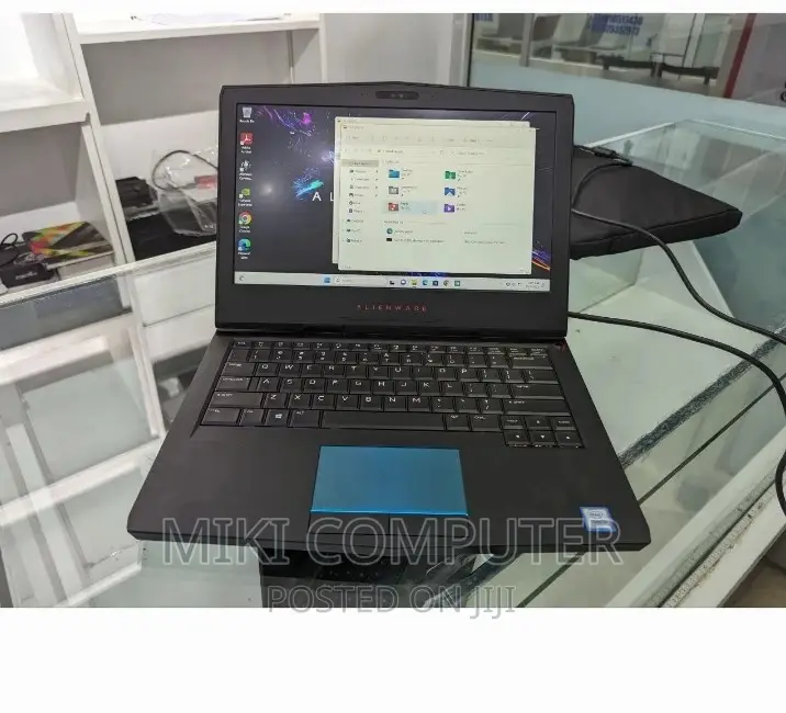 New Laptop Alienware M17x R2 16GB Intel Core I5 HDD 1T